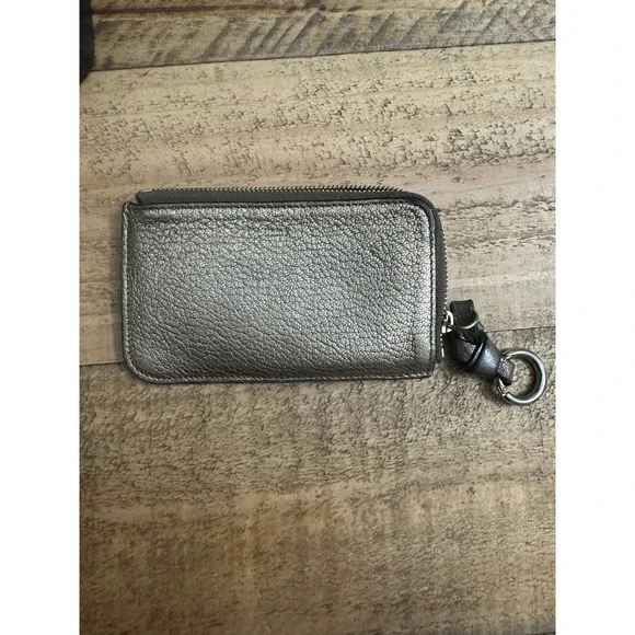 Metallic Key & Card Holder - Picture 2 of 11